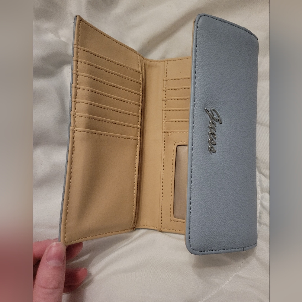 Blue Guess wallet - Picture 4 of 7